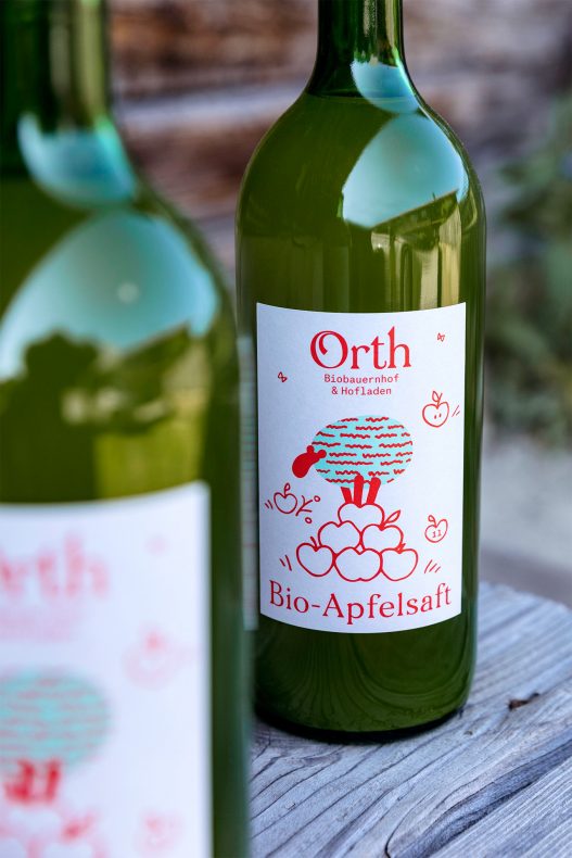 Bio Apfelsaft Flaschen des Orth Biobauernhof