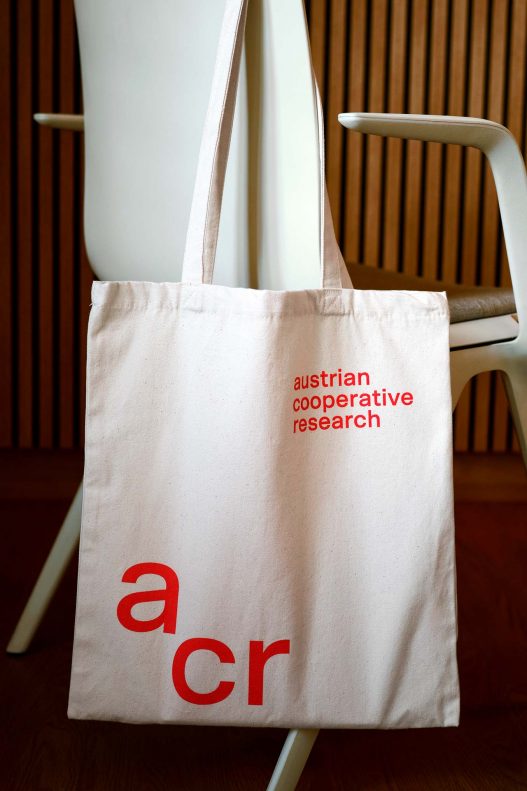 ACR — Austrian Cooperative Research Bag